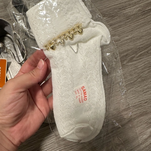 NEW| Girls Fancy Silver Dress Shoess - Picture 8 of 11